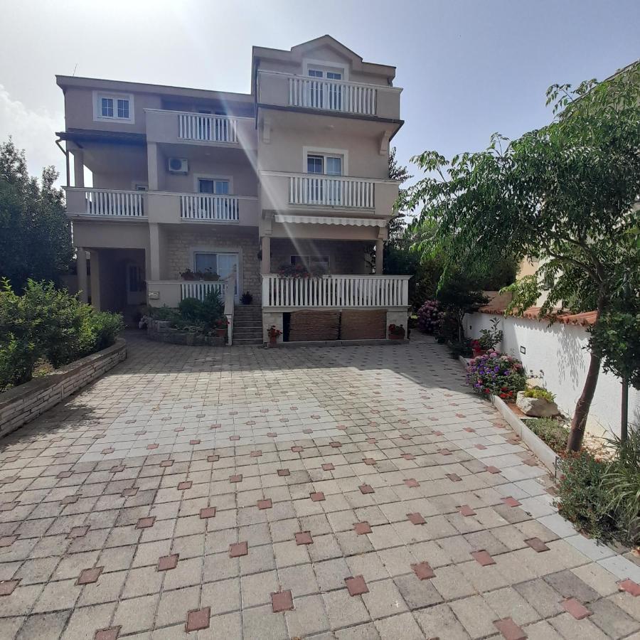 Apartments Filipovic Biograd Na Moru Exterior foto